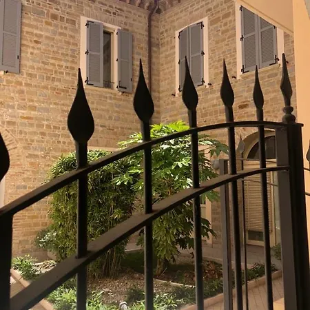 Casa Celin:In Centro Storico Ad Un Passo Dal Mare Apartment Pesaro Exterior photo